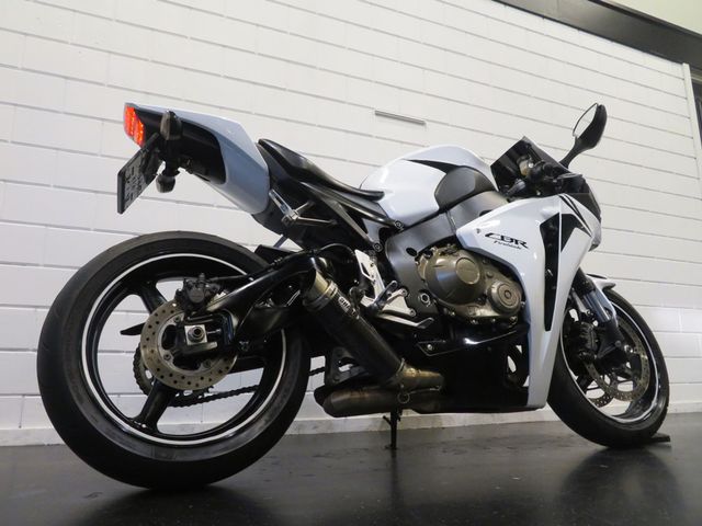 honda - cbr-1000-rr-fireblade