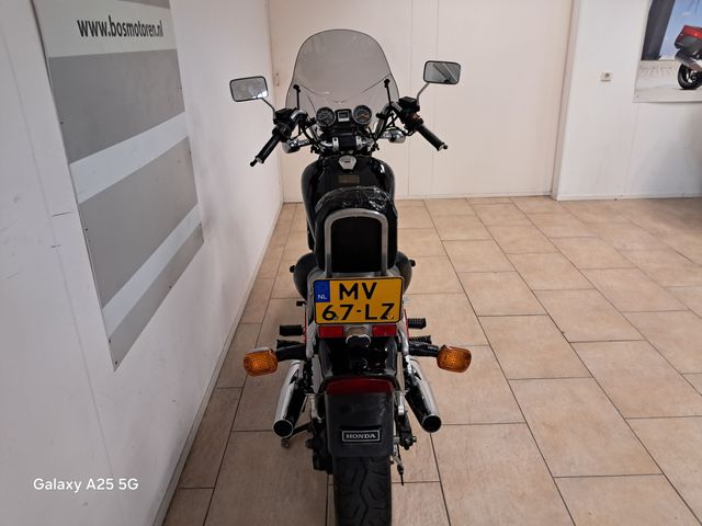 honda - vf-750-c-magna