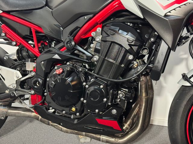 kawasaki - z900