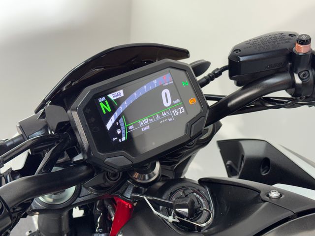 kawasaki - z900