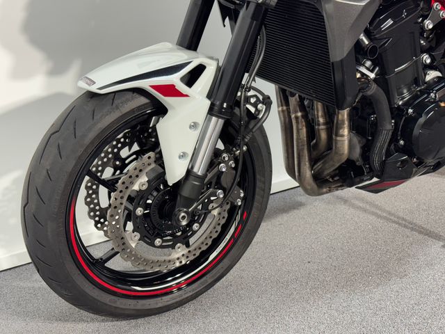 kawasaki - z900