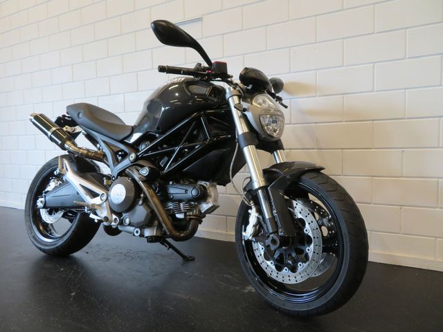 ducati - monster-696