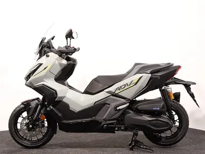 HONDA ADV 350 – foto 4