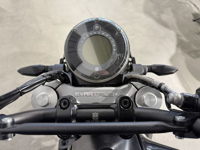 husqvarna - svartpilen-401