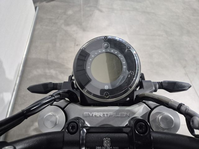 husqvarna - svartpilen-401