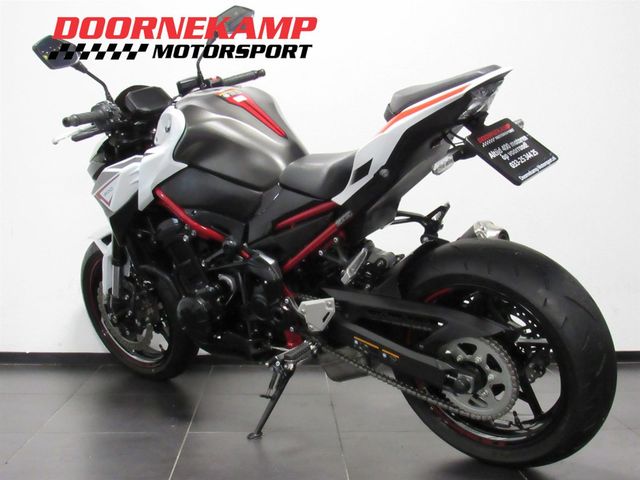 kawasaki - z900