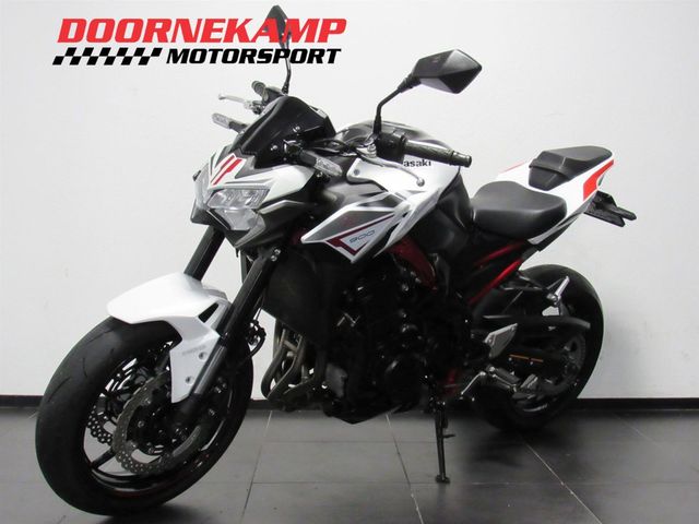 kawasaki - z900