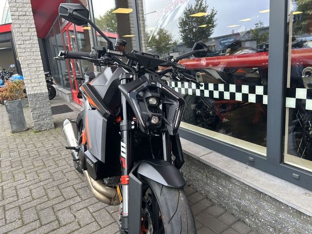 ktm - 1390-super-duke-r