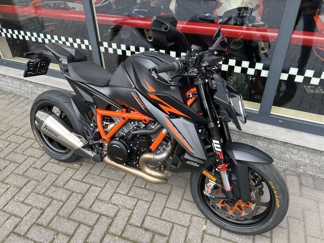 ktm - 1390-super-duke-r