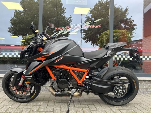 ktm - 1390-super-duke-r