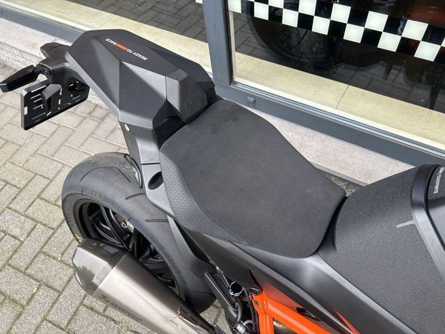 ktm - 1390-super-duke-r