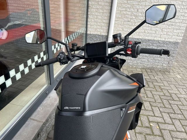 ktm - 1390-super-duke-r
