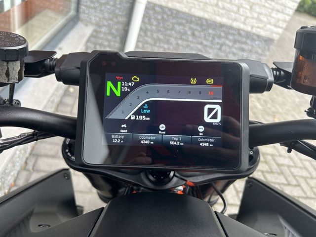 ktm - 1390-super-duke-r