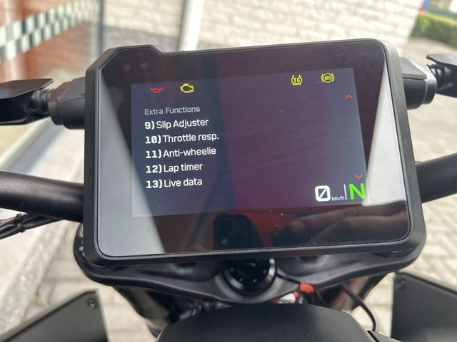 ktm - 1390-super-duke-r