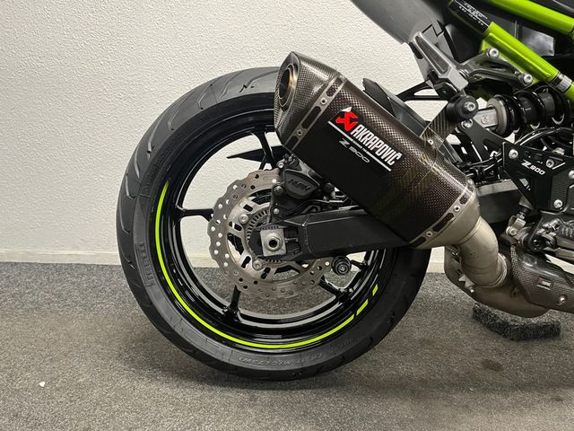 kawasaki - z900