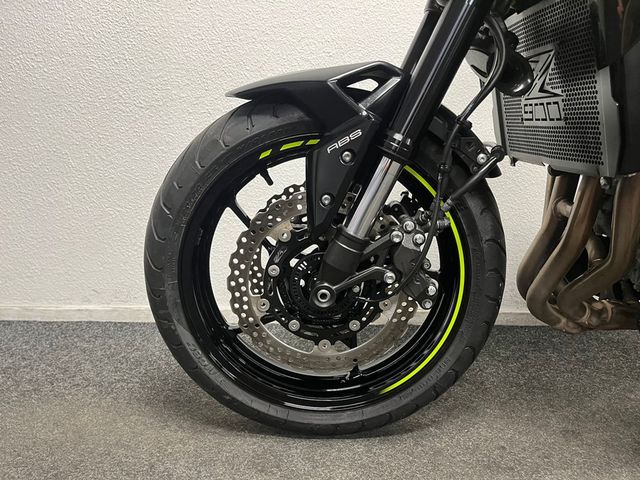 kawasaki - z900