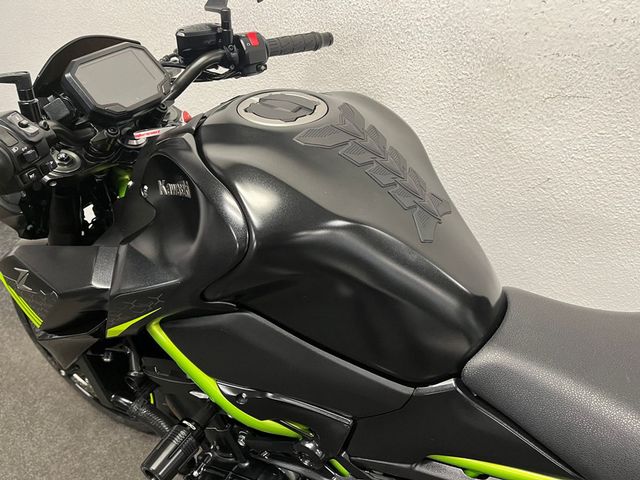 kawasaki - z900