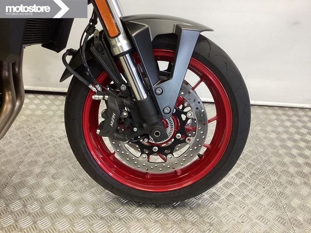 suzuki - gsx-8s