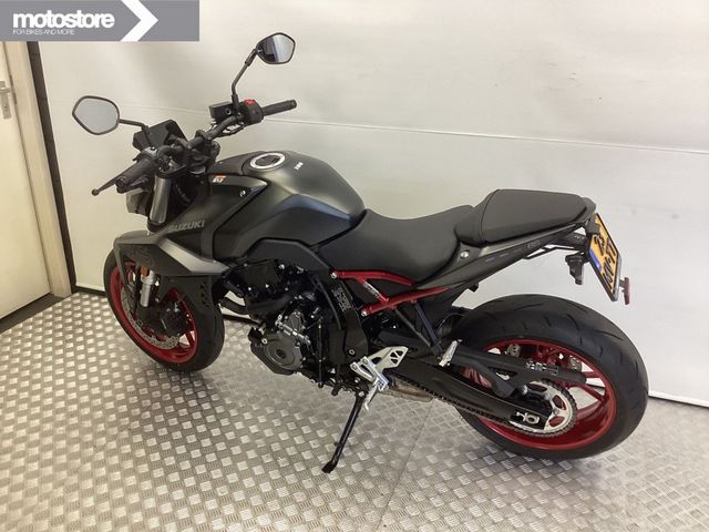 suzuki - gsx-8s