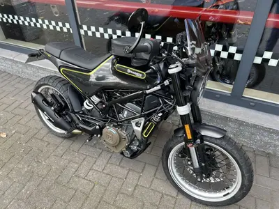 HUSQVARNA SVARTPILEN 401 – foto 2