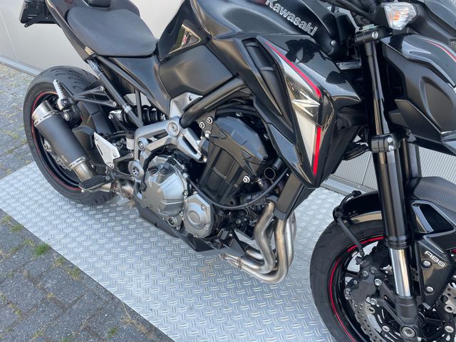 kawasaki - z900