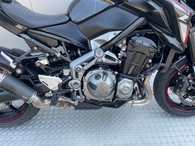 kawasaki - z900