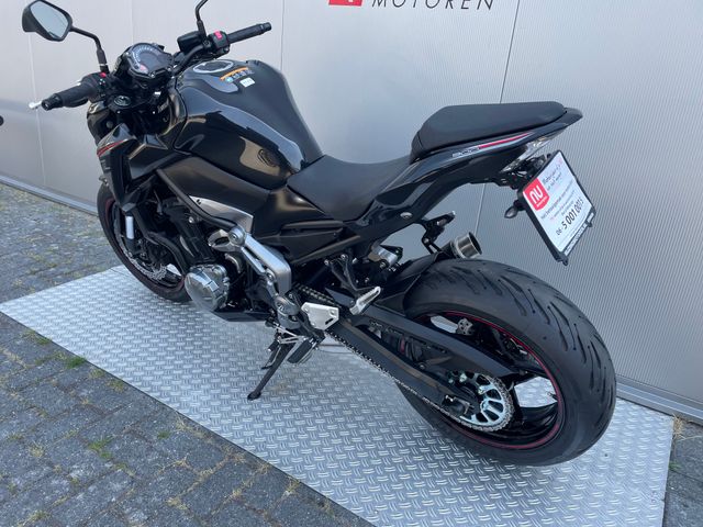 kawasaki - z900