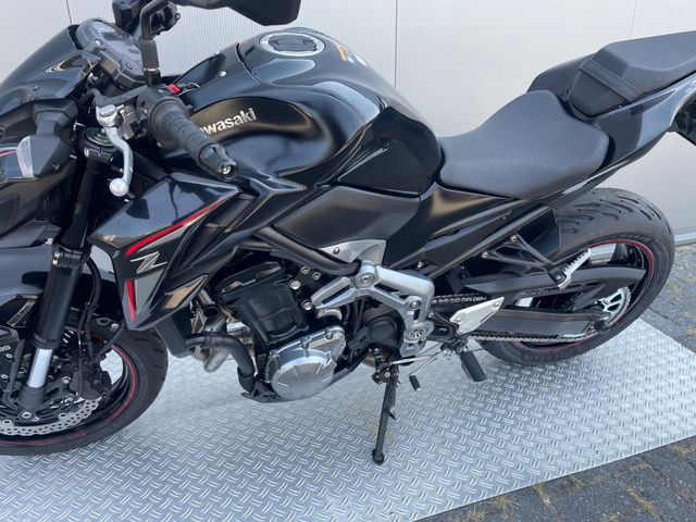 kawasaki - z900