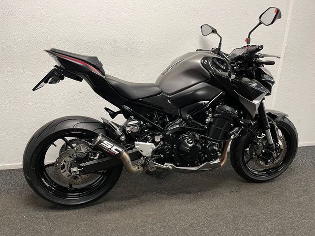 kawasaki - z900