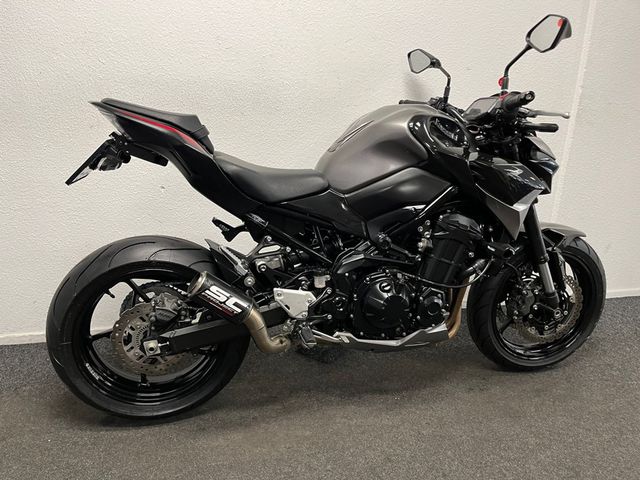 kawasaki - z900
