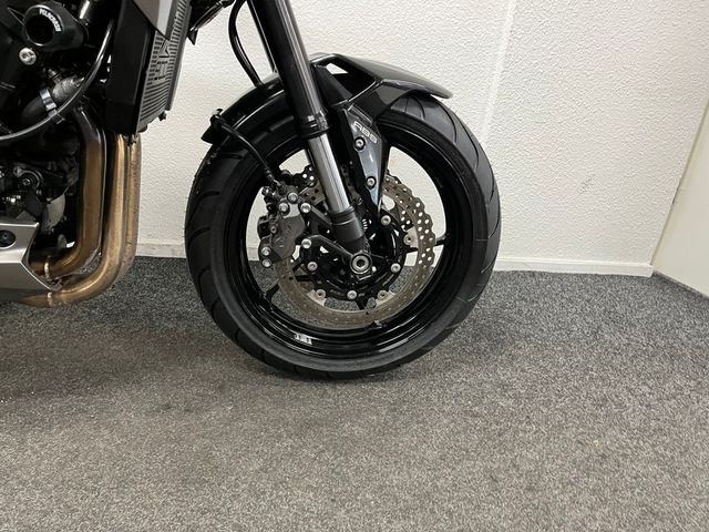 kawasaki - z900