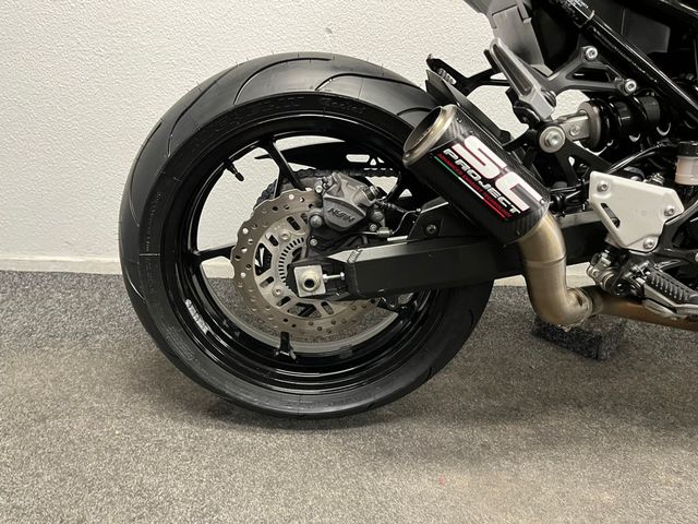 kawasaki - z900