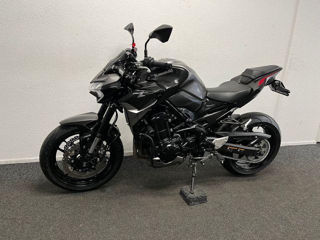kawasaki - z900