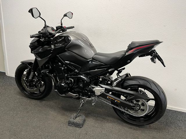kawasaki - z900