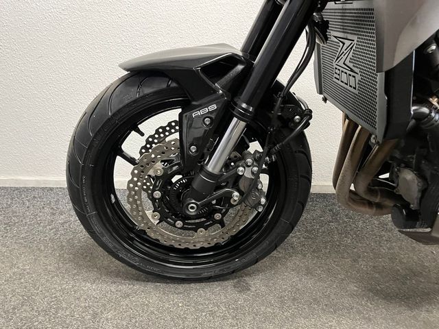 kawasaki - z900