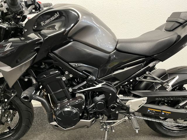 kawasaki - z900