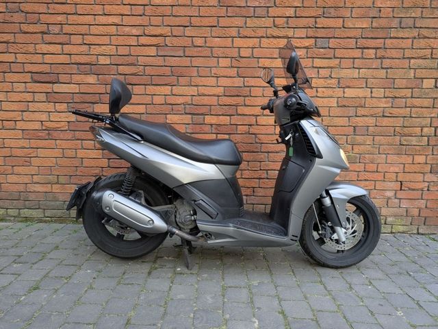 aprilia - sportcity-cube-300