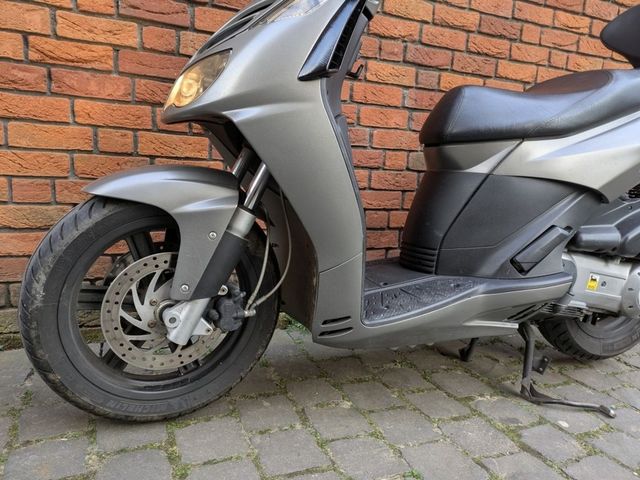 aprilia - sportcity-cube-300