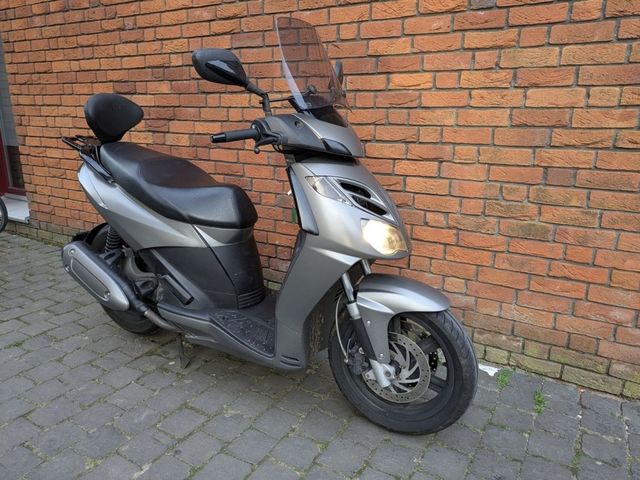aprilia - sportcity-cube-300