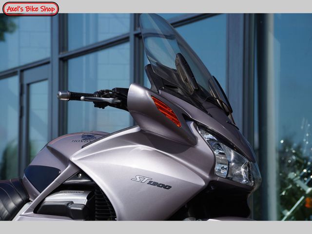 honda - st-1300-pan-european