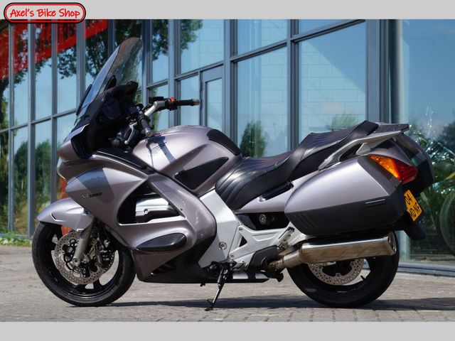 honda - st-1300-pan-european