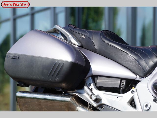 honda - st-1300-pan-european
