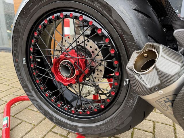 ducati - streetfighter-v4s