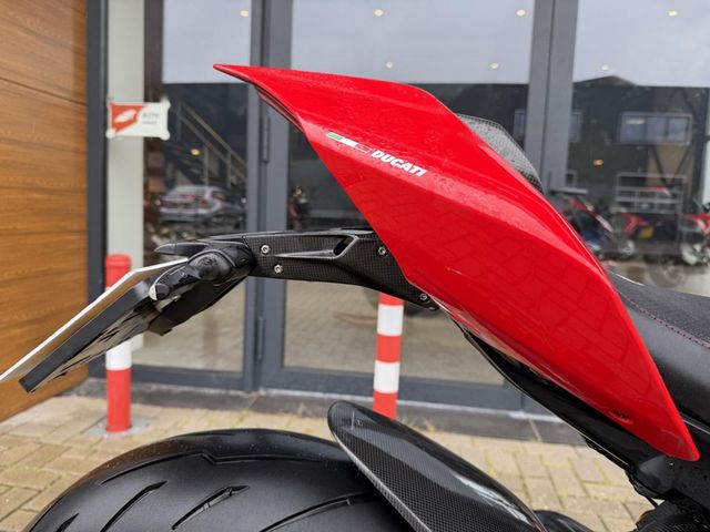 ducati - streetfighter-v4s