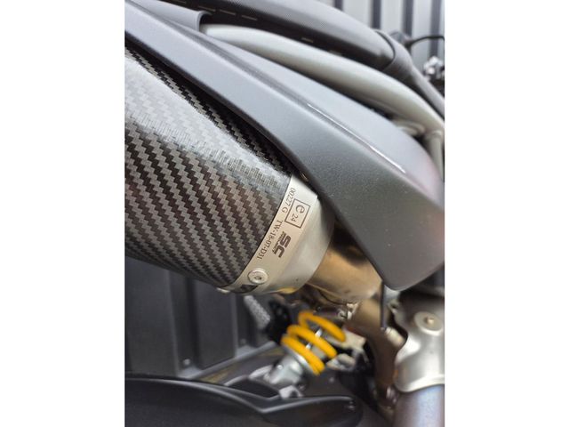 ducati - hypermotard-950