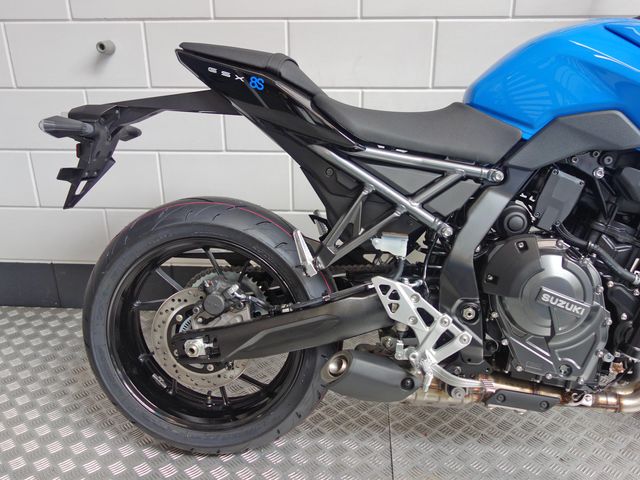 suzuki - gsx-8s