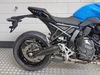 SUZUKI GSX-8S – foto 4