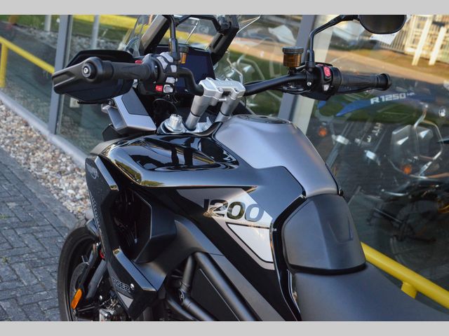 triumph - tiger-1200-gt-pro
