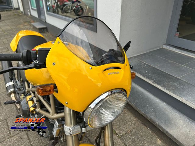 ducati - m-900-monster