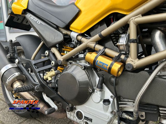 ducati - m-900-monster